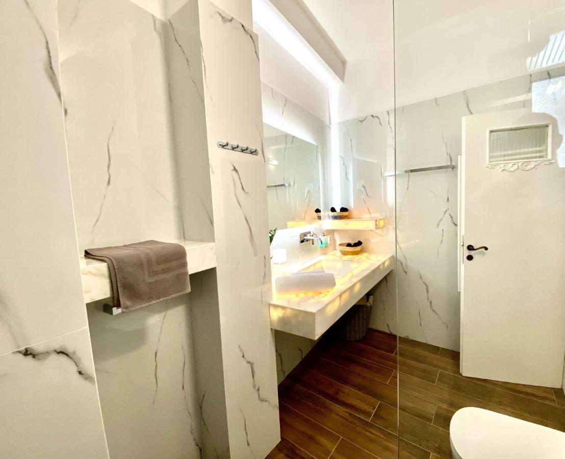 Athenian Condo Екстериор снимка